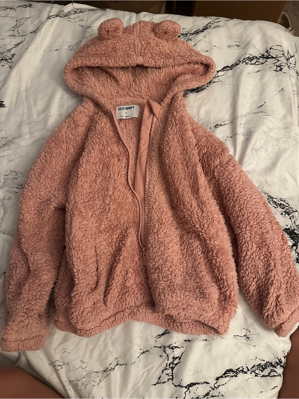 Old navy size 5 t sweatshirt good condition
